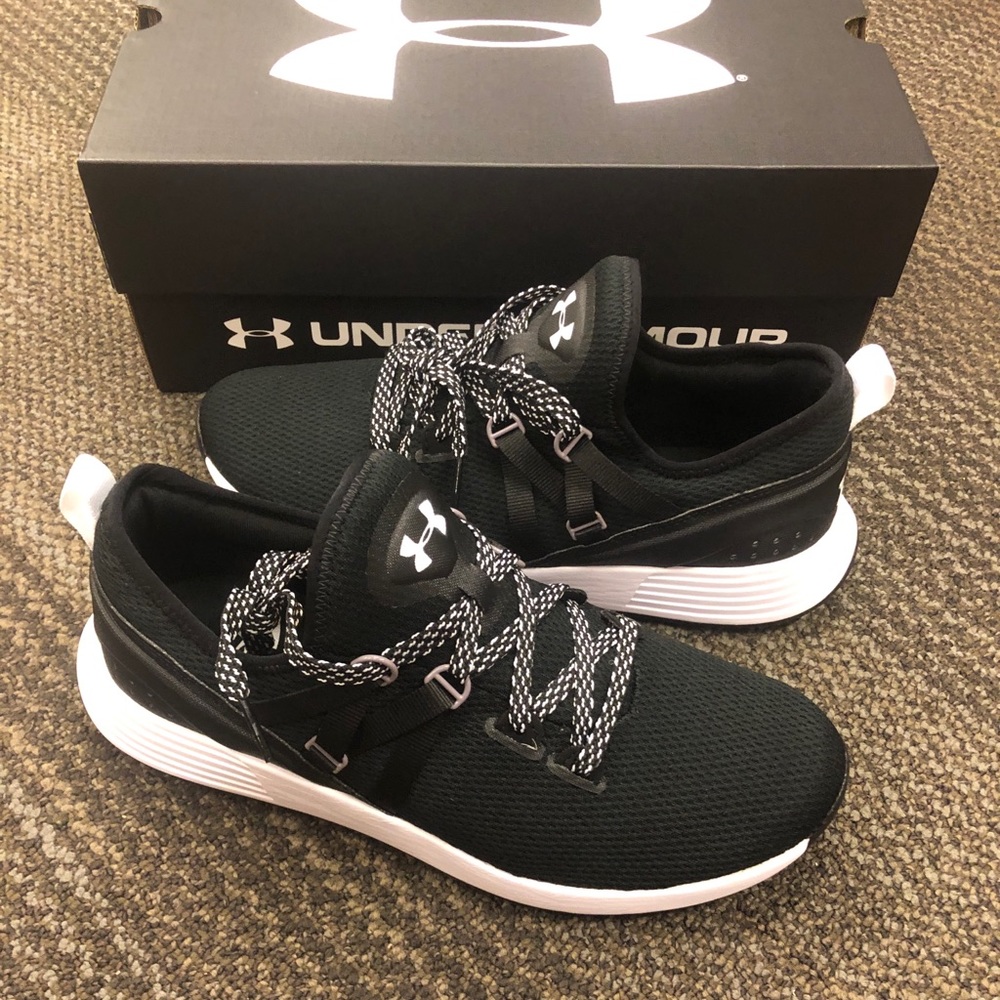 New Under Armour - Picture 1 of 4